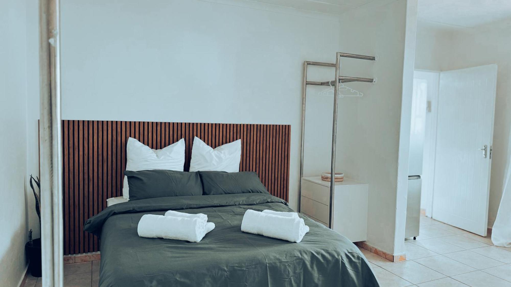 Central Nomad Apartment Виндхук Экстерьер фото